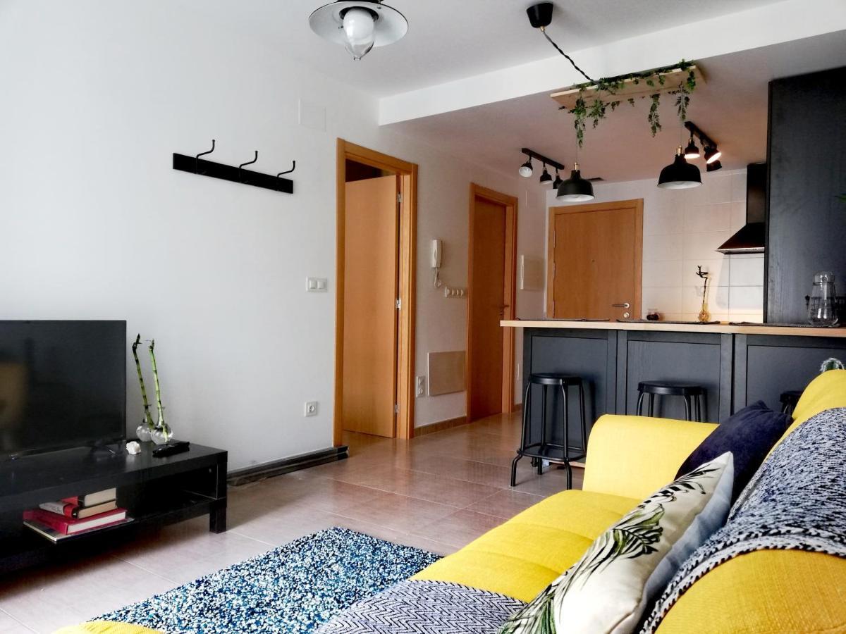 Pintoresco Piso A 5 Min De La Playa Wifi/Netflix Ares Luaran gambar